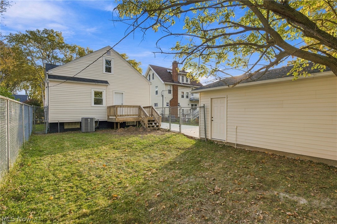 17408 Woodbury Avenue Cleveland OH 44135