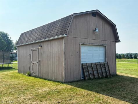 1196 Marigold Street NW Hartville OH 44632