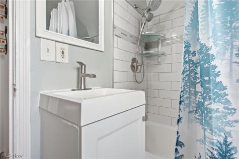 3791 Covington Road South Euclid OH 44121