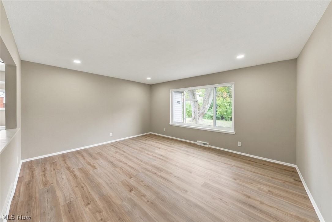 270 Michigan Avenue Elyria OH 44035