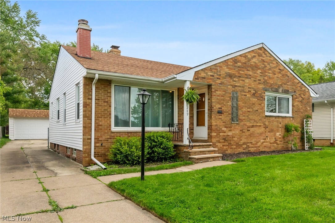 7249 Greenleaf Avenue Parma OH 44130