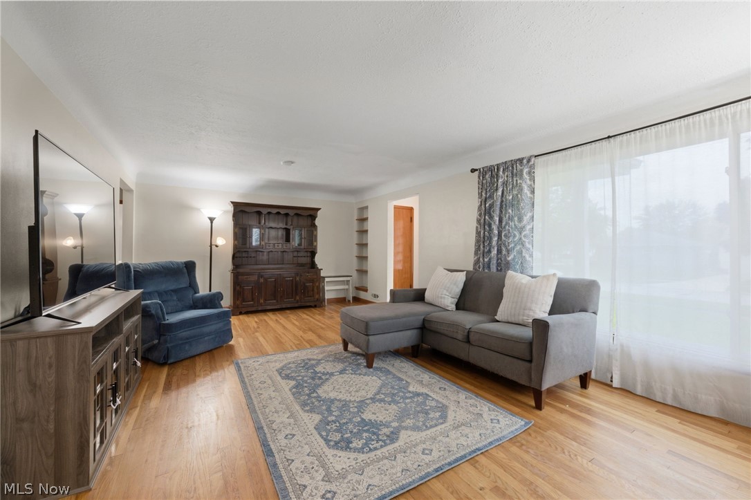 7249 Greenleaf Avenue Parma OH 44130