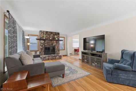 7249 Greenleaf Avenue Parma OH 44130