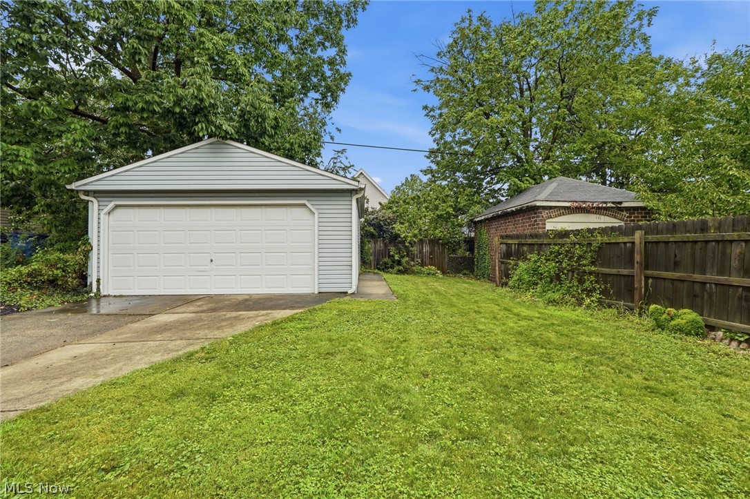 1474 Rosewood Avenue Lakewood OH 44107