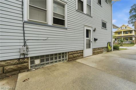 1474 Rosewood Avenue Lakewood OH 44107