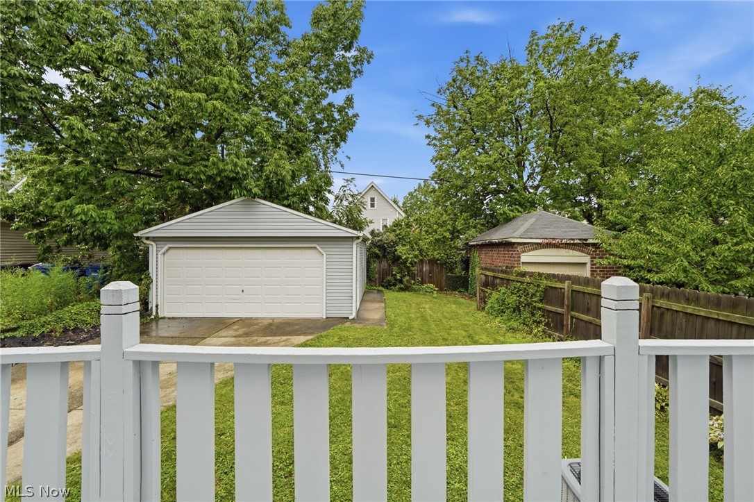 1474 Rosewood Avenue Lakewood OH 44107