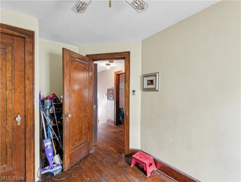 1634 Greenlawn Avenue Akron OH 44301