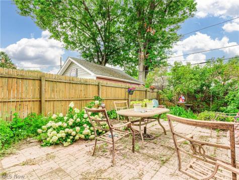 1634 Greenlawn Avenue Akron OH 44301