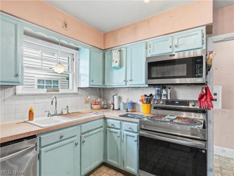 1634 Greenlawn Avenue Akron OH 44301