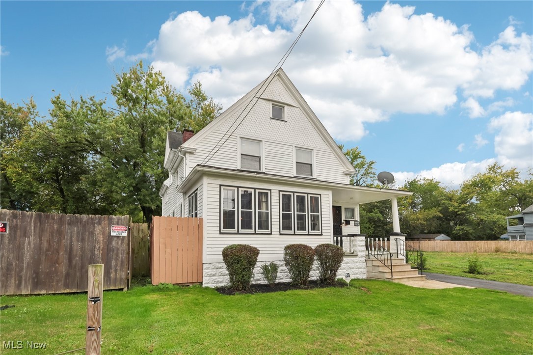 9502 Raymond Avenue Cleveland OH 44104