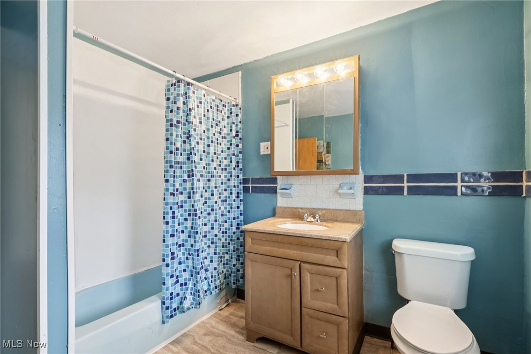 9502 Raymond Avenue Cleveland OH 44104