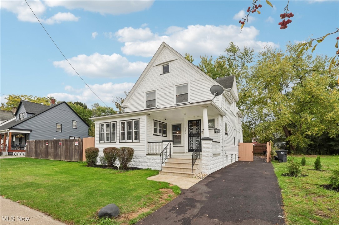 9502 Raymond Avenue Cleveland OH 44104