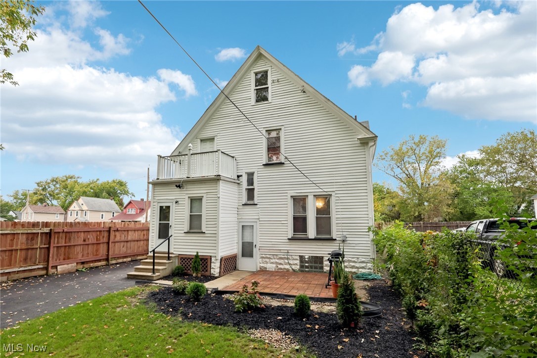 9502 Raymond Avenue Cleveland OH 44104