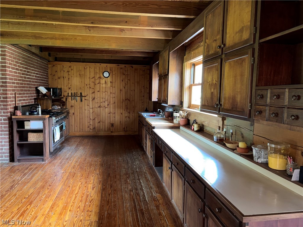 7313 County Road 22 Lakeville OH 44638