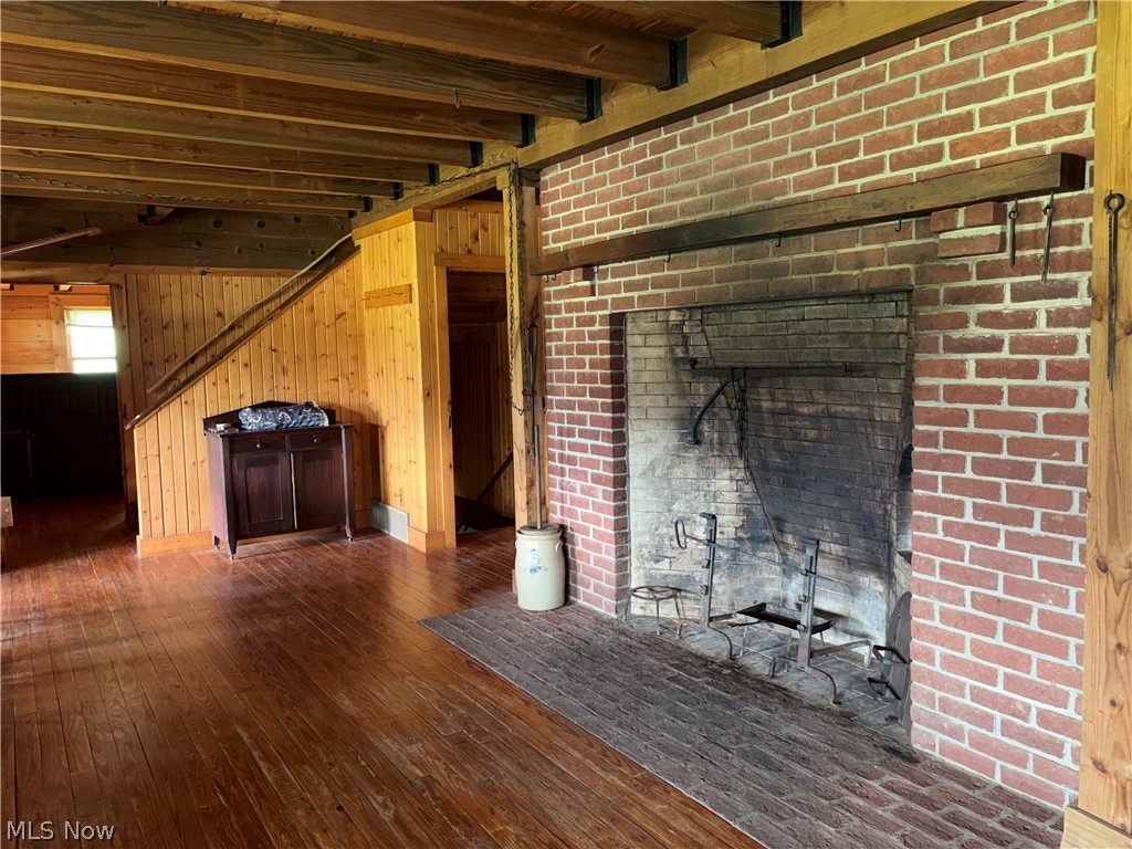 7313 County Road 22 Lakeville OH 44638