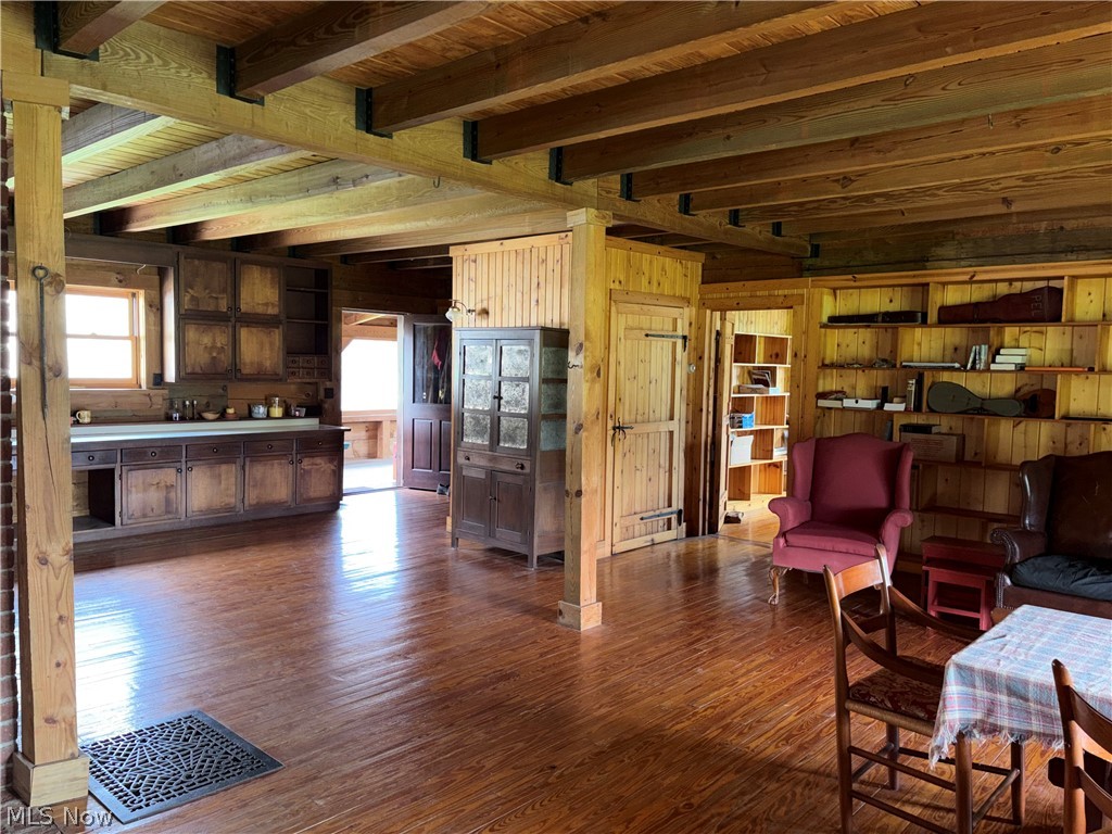 7313 County Road 22 Lakeville OH 44638