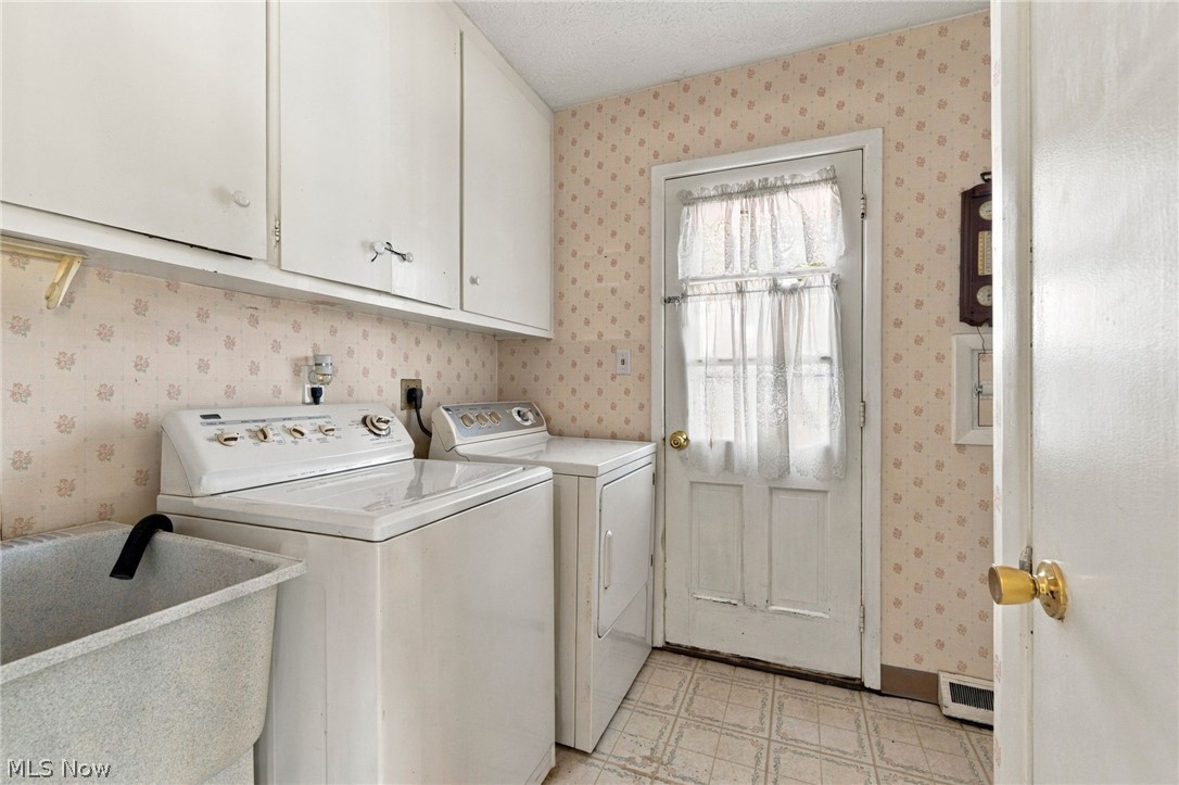 1833 Aldersgate Drive Lyndhurst OH 44124