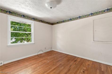 1833 Aldersgate Drive Lyndhurst OH 44124
