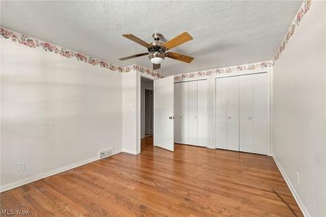 1833 Aldersgate Drive Lyndhurst OH 44124