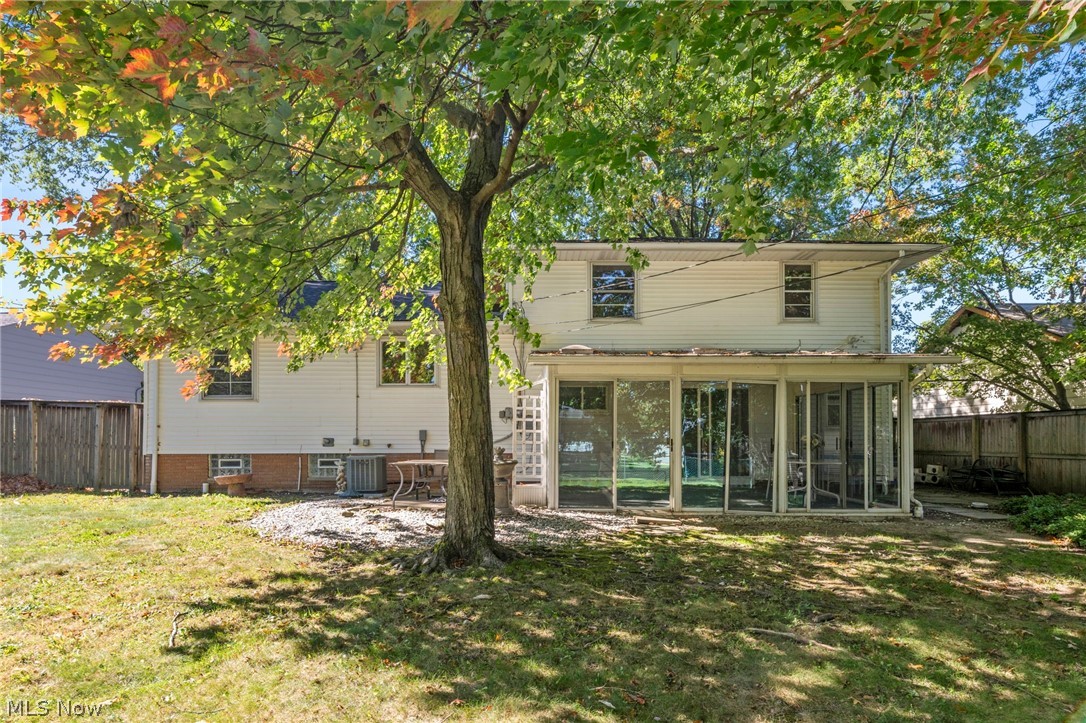 1833 Aldersgate Drive Lyndhurst OH 44124