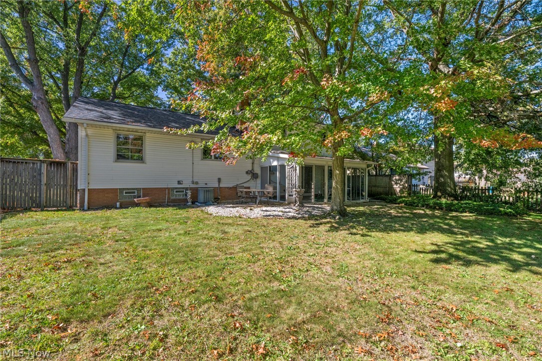 1833 Aldersgate Drive Lyndhurst OH 44124