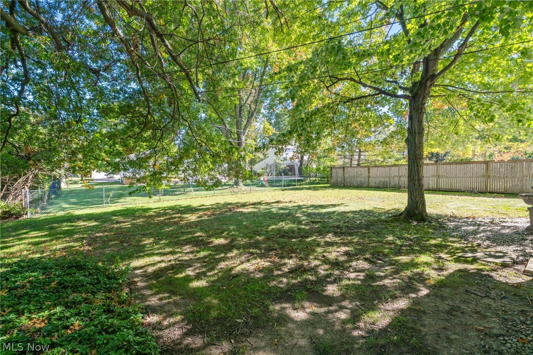 1833 Aldersgate Drive Lyndhurst OH 44124