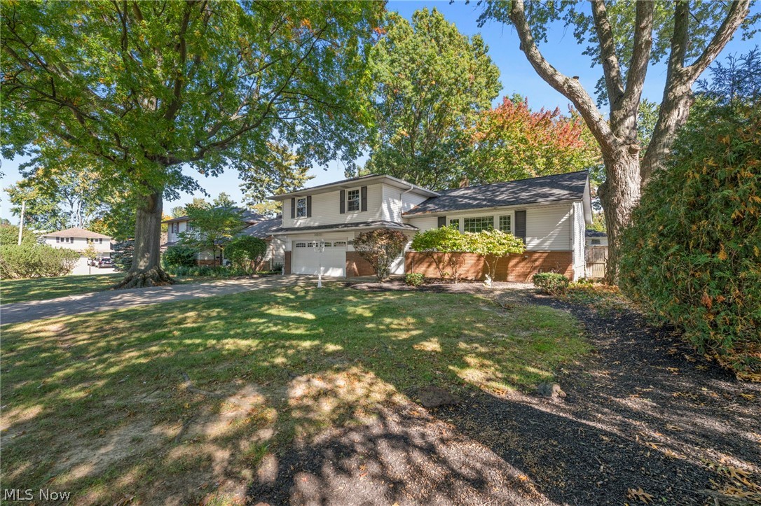 1833 Aldersgate Drive Lyndhurst OH 44124