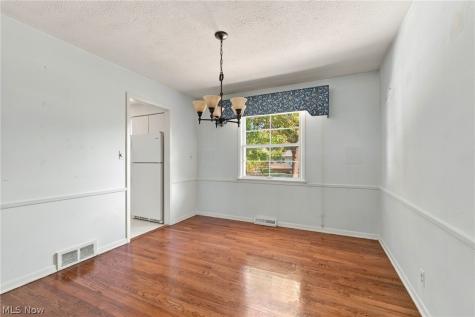 1833 Aldersgate Drive Lyndhurst OH 44124
