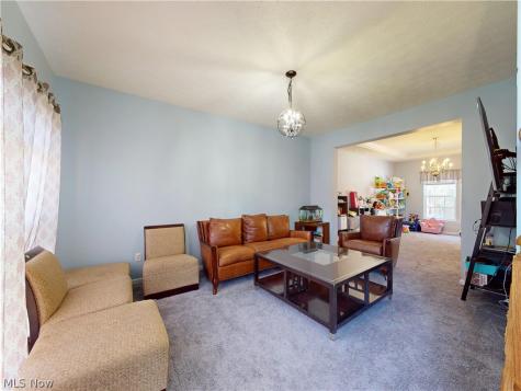 4484 Castlegate Boulevard Uniontown OH 44685