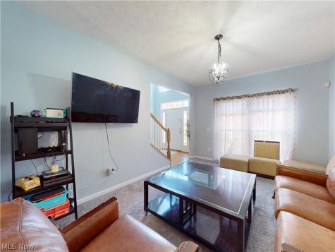4484 Castlegate Boulevard Uniontown OH 44685