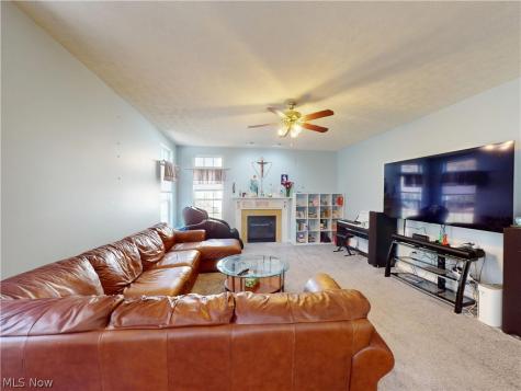 4484 Castlegate Boulevard Uniontown OH 44685