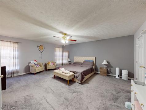 4484 Castlegate Boulevard Uniontown OH 44685