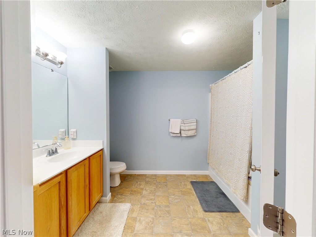 4484 Castlegate Boulevard Uniontown OH 44685
