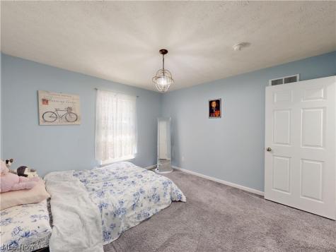 4484 Castlegate Boulevard Uniontown OH 44685