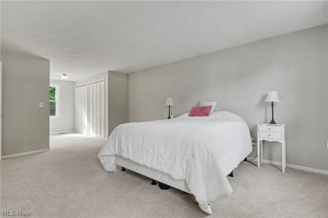 7370 Lacosta Drive Hudson OH 44236