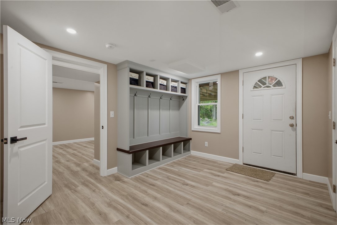 17366 Market Street Lake Milton OH 44429