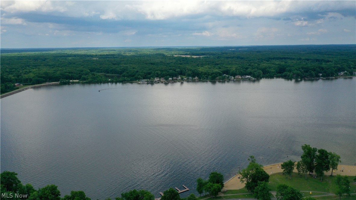 17366 Market Street Lake Milton OH 44429