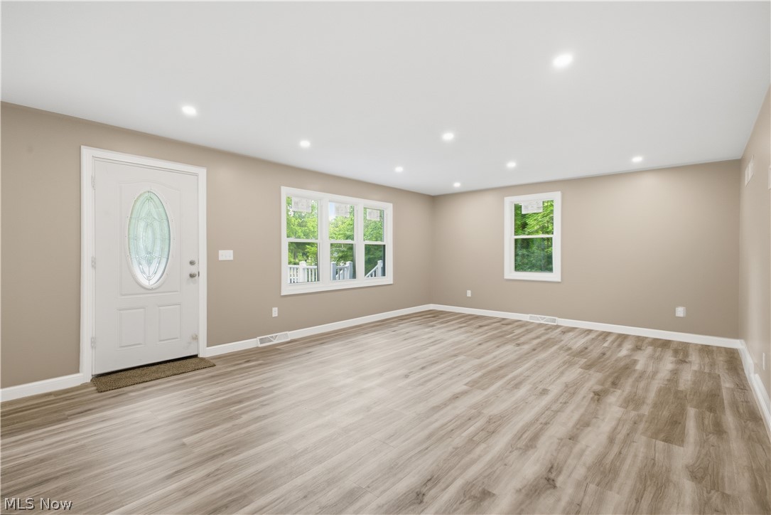 17366 Market Street Lake Milton OH 44429