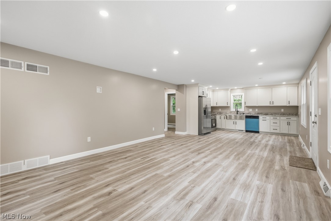 17366 Market Street Lake Milton OH 44429