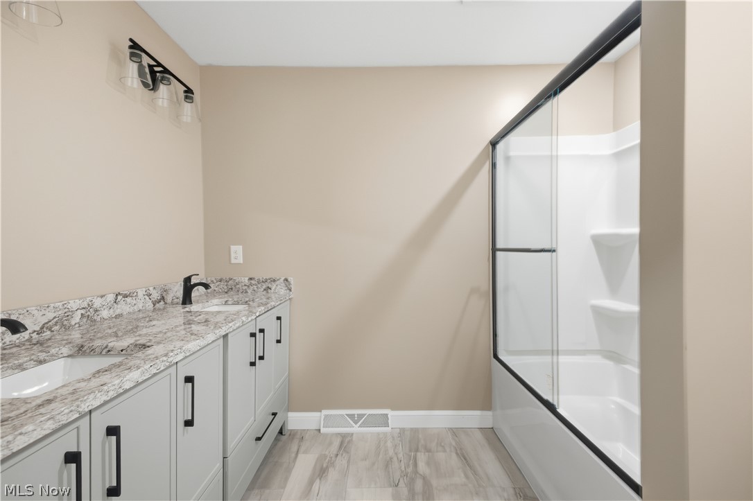 17366 Market Street Lake Milton OH 44429
