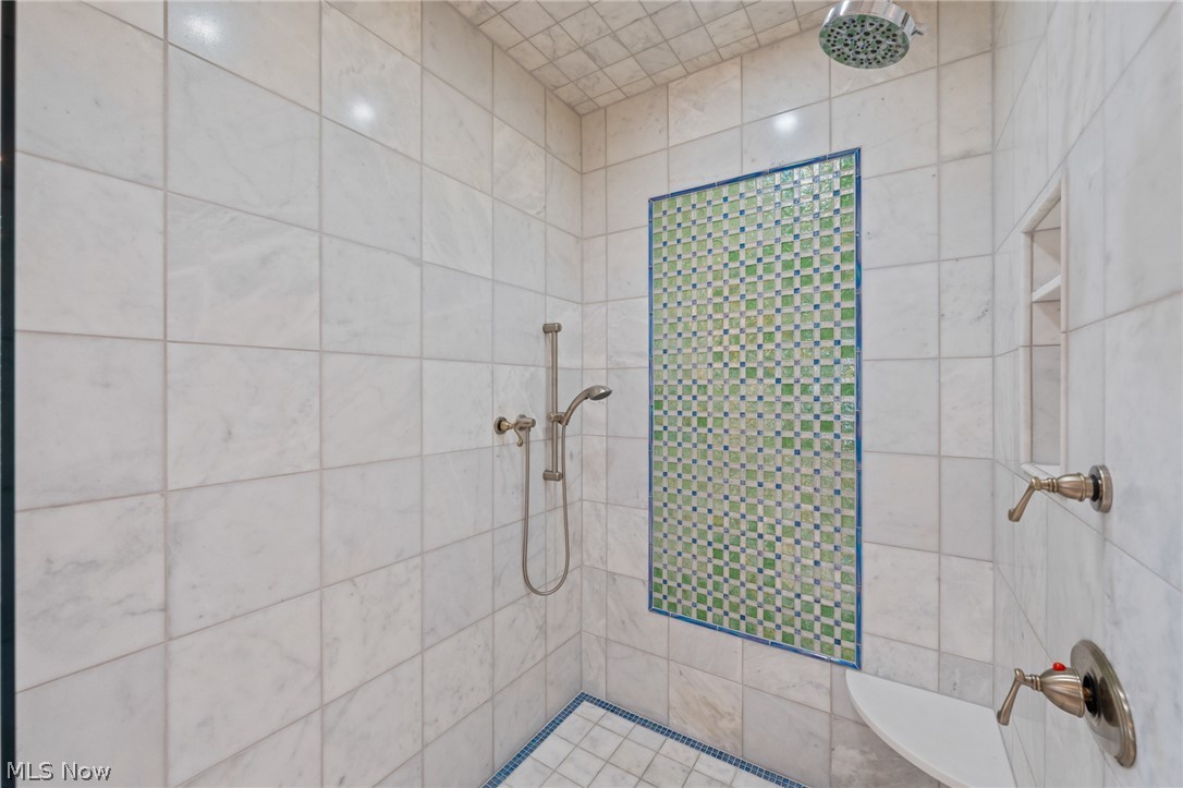 17399 Lookout Drive Chagrin Falls OH 44023