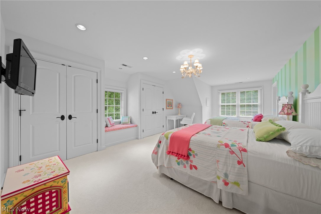 17399 Lookout Drive Chagrin Falls OH 44023