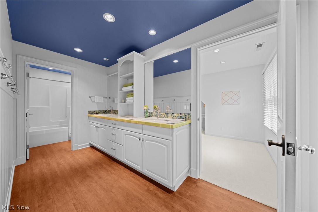 17399 Lookout Drive Chagrin Falls OH 44023