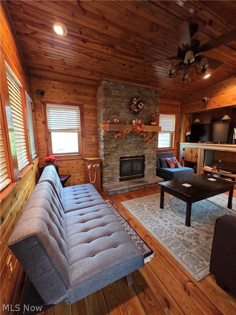7374 Lakeshore Drive Carrollton OH 44615