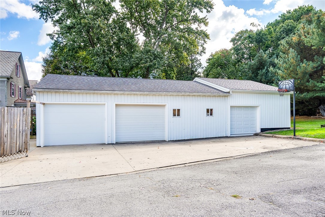 963 W State Street Salem OH 44460