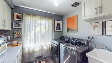 1896 Dunellon Drive Lyndhurst OH 44124