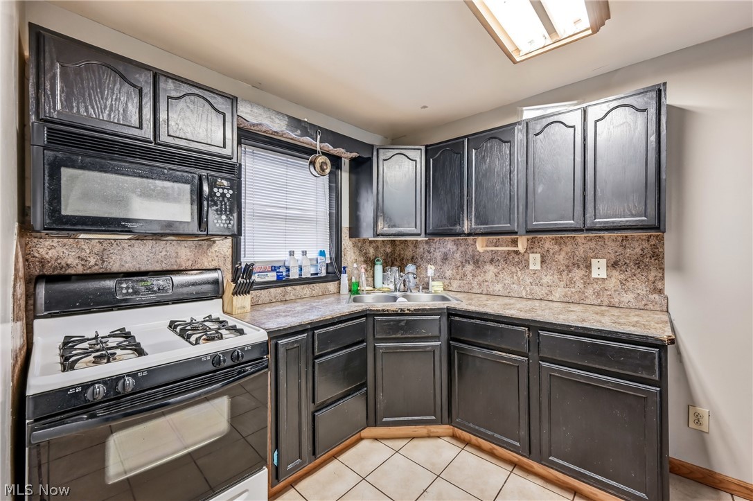 983 Garden Street NW Warren OH 44485