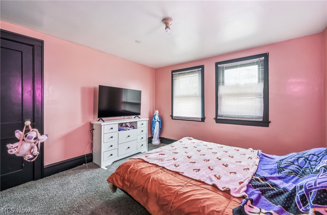 983 Garden Street NW Warren OH 44485