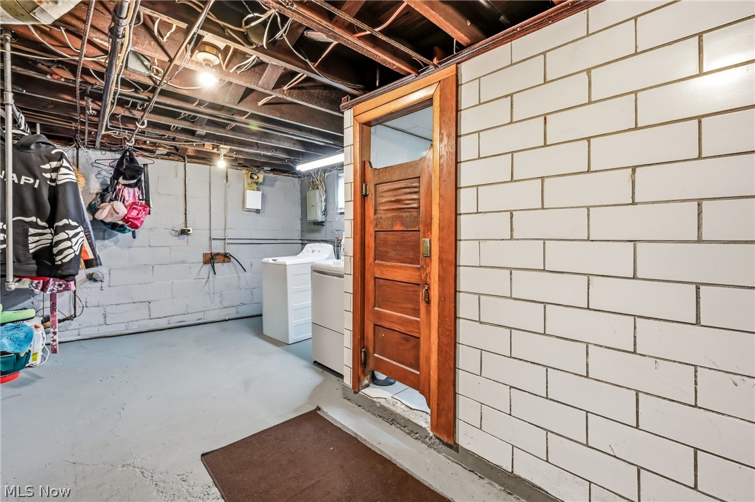 983 Garden Street NW Warren OH 44485