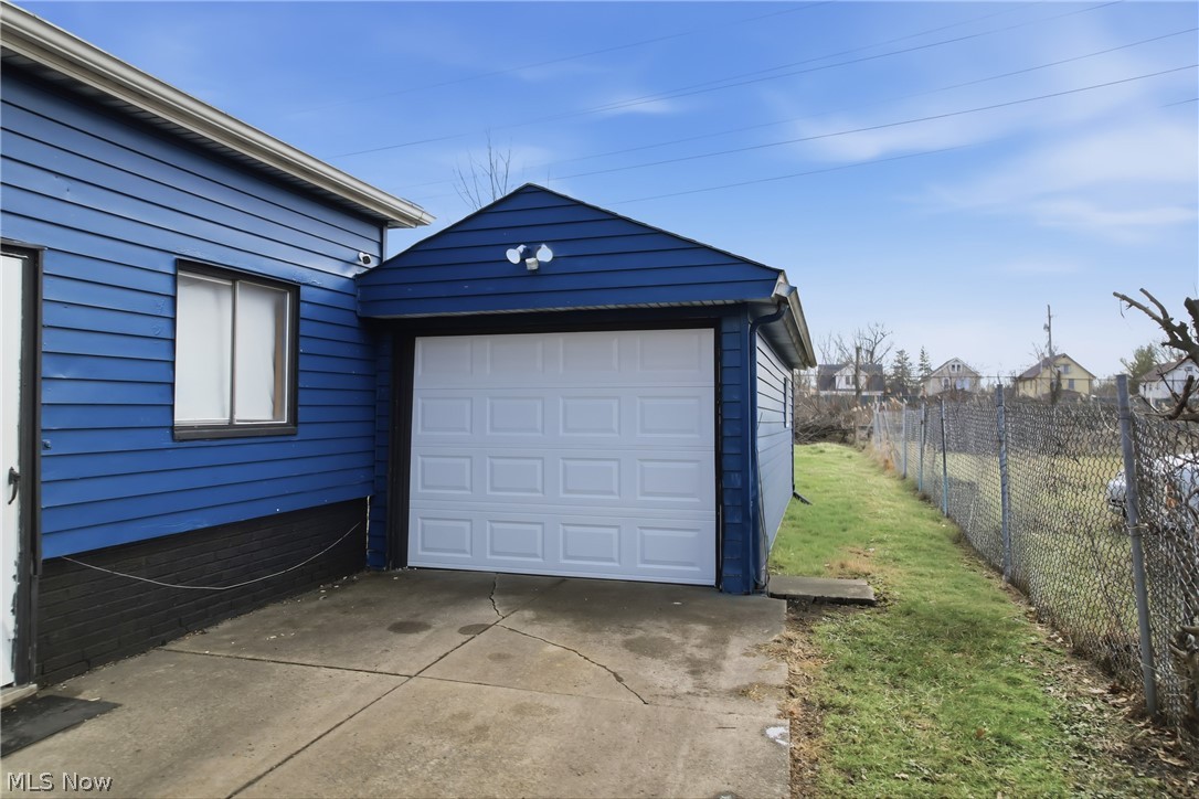 983 Garden Street NW Warren OH 44485